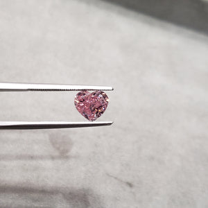 1.13ct Heart shape 6P Fancy Vivid Purplish Pink Certified Australian Pink Diamond, ARG17