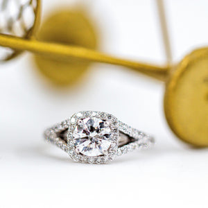 Round Brilliant Cut Classic Halo Diamond Engagement Ring with Split Band- RDHSHR05