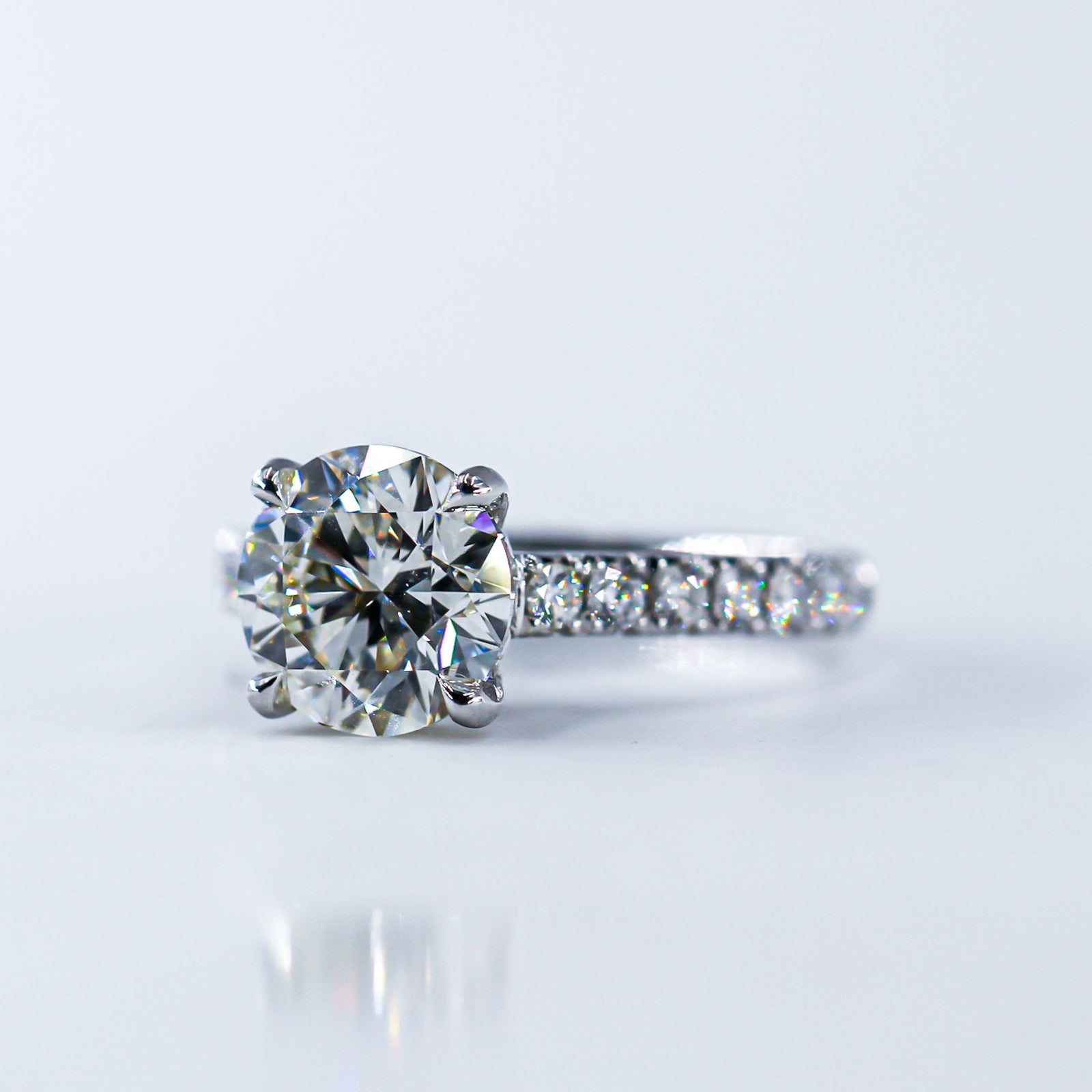 Round brilliant cut Diamond engagement rings Perth custom jewelery