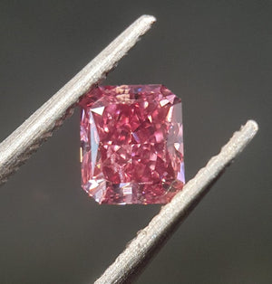 0.43ct Radiant shape 3P Fancy Vivid Pink Certified Australian Pink Diamond, ARG12