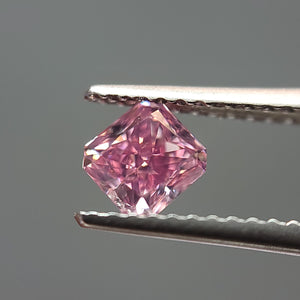 0.5ct Radiant shape 4P Fancy Vivid Pink Certified Australian Pink Diamond, ARG06