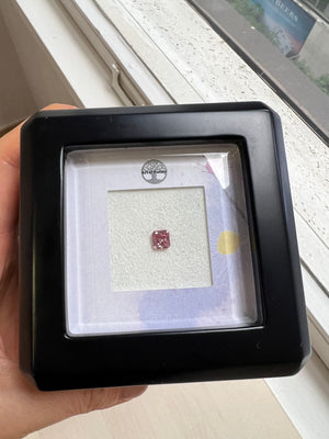 1.04ct Radiant shape 3P Fancy Vivid Pink Certified Australian Pink Diamond, ARG18