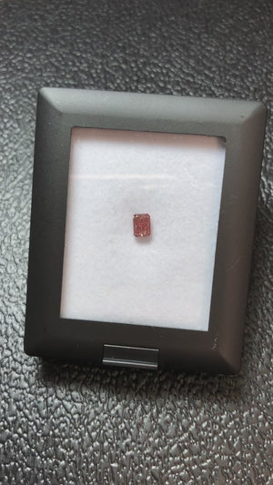 1.01ct Radiant shape 1PR Fnayc Deep Pink Certified Australian Pink Diamond. ARG19
