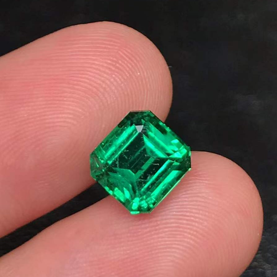2.96ct Vivid Green Zambian Emerald - EMVG02