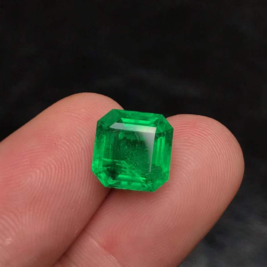 4.44ct Vivid Green Zambian Emerald - EMVG03