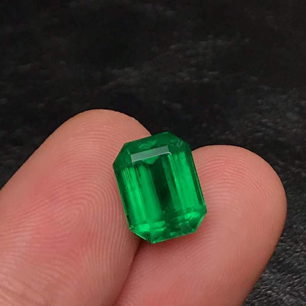 4.61ct Verdant Green Zambian Emerald - EMVG04