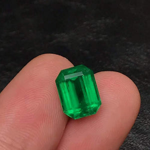 4.61ct Verdant Green Zambian Emerald - EMVG04