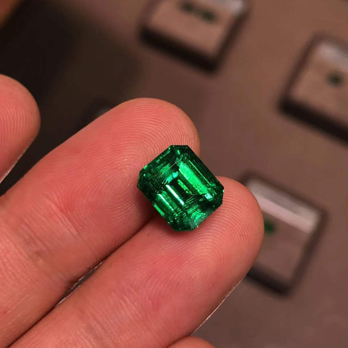 4.48ct Vivid Green Zambian Emerald - EMVG01