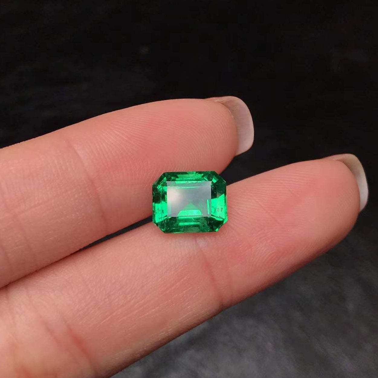 2.04ct Vivid Green Zambia Emerald - EMVG07