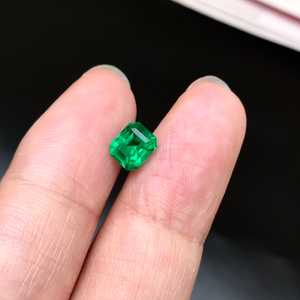 1.23ct Vivid Green Colombian Emerald - EMVG10