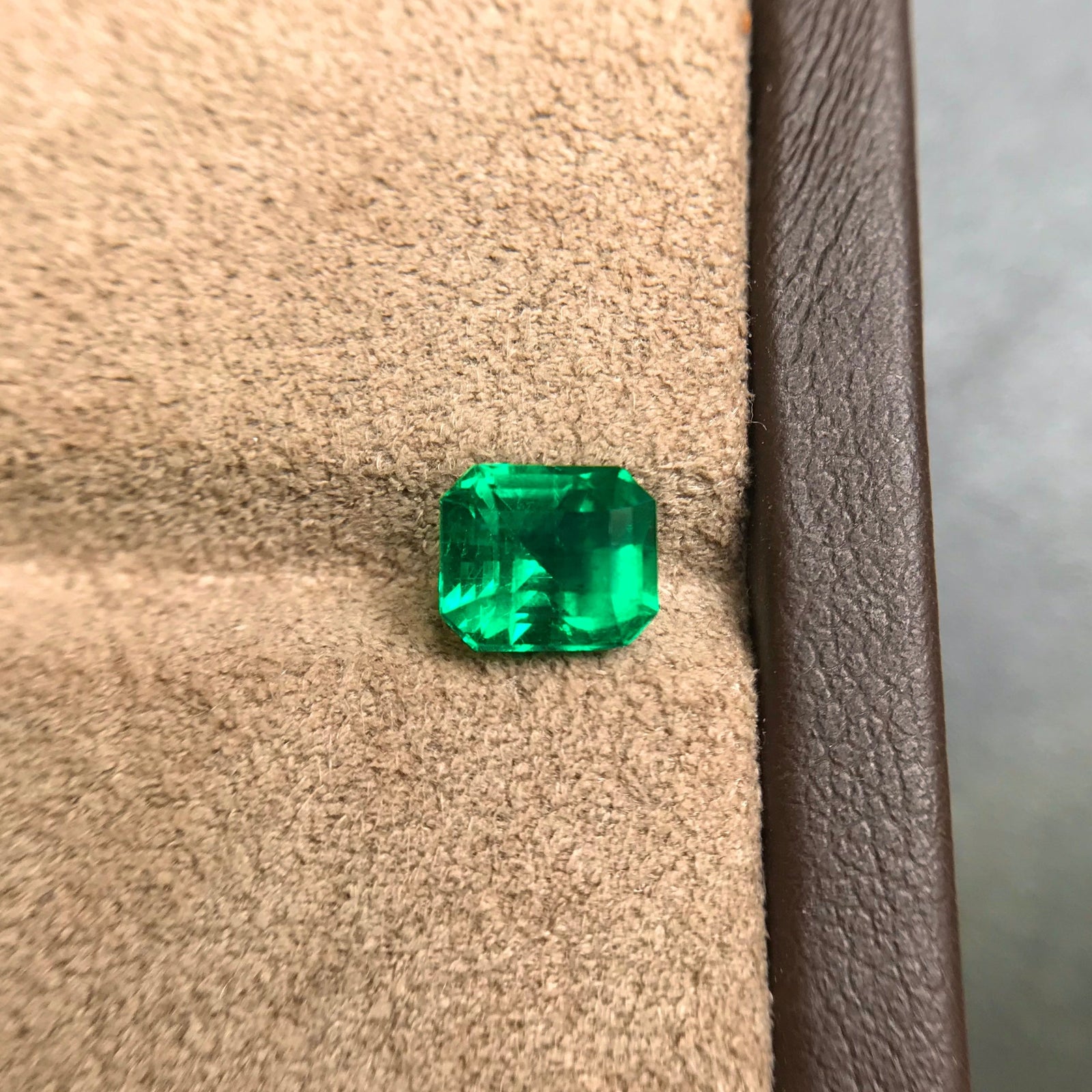 1.23ct Vivid Green Colombian Emerald - EMVG10