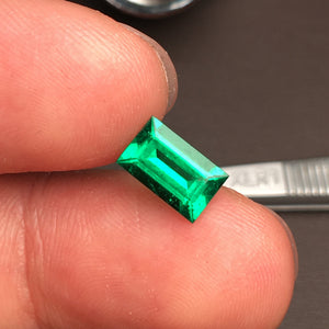 1.21ct Vibrant Green Colombian Emerald - EMVG11