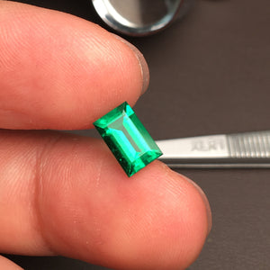1.21ct Vibrant Green Colombian Emerald - EMVG11
