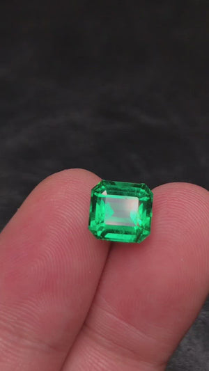 2.96ct Vivid Green Zambian Emerald - EMVG02