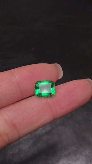 2.04ct Vivid Green Zambia Emerald - EMVG07