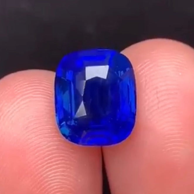 3.71ct Royal Blue Madagascar Sapphire - SPVB02